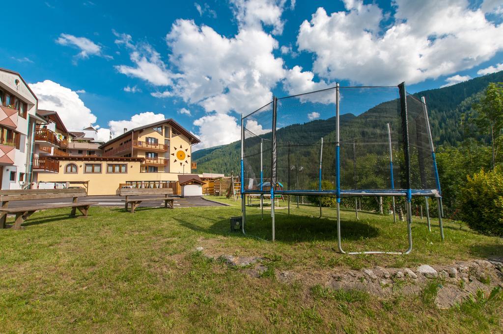 Hotel Val Di Sole Mezzana  Exteriör bild
