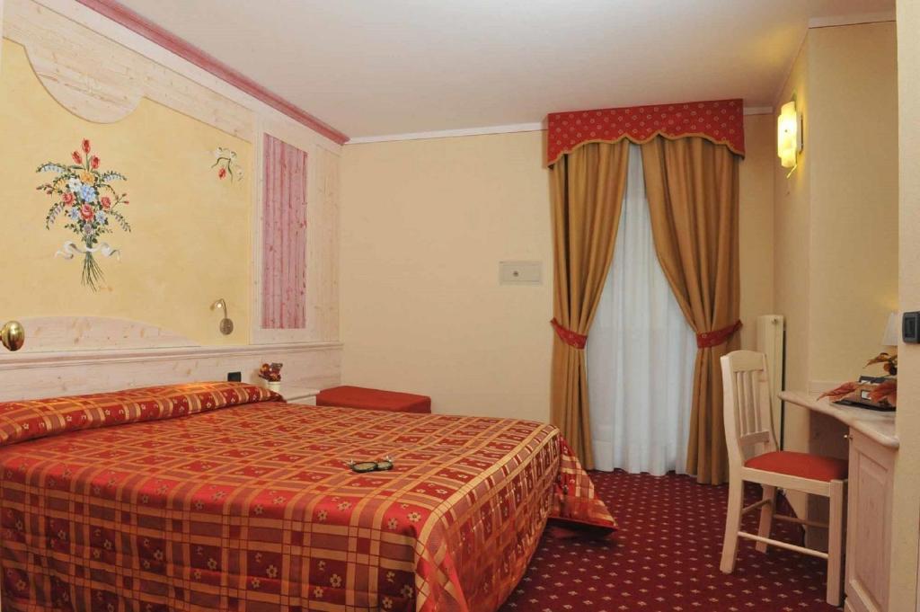 Hotel Val Di Sole Mezzana  Rum bild