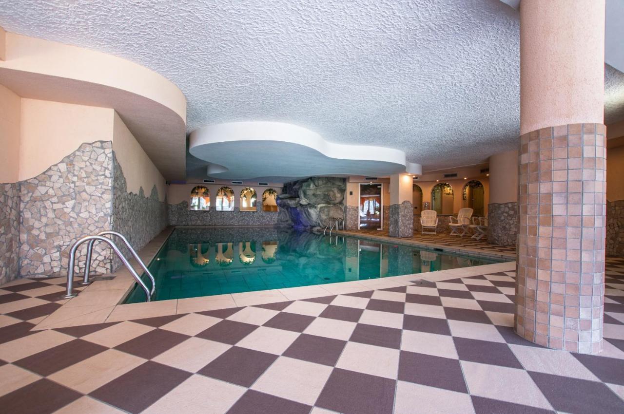 Hotel Val Di Sole Mezzana  Exteriör bild